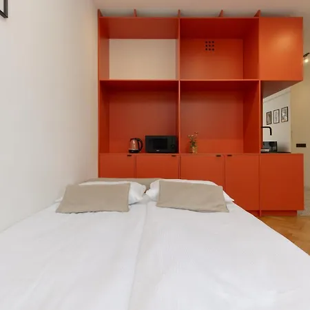 Apartament Comfortable And Modern Orange Studio In By Renters *