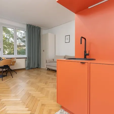 Comfortable And Modern Orange Studio In By Renters 公寓 *