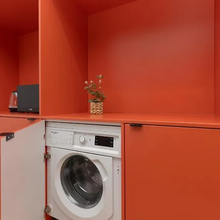 Apartament Comfortable And Modern Orange Studio In By Renters